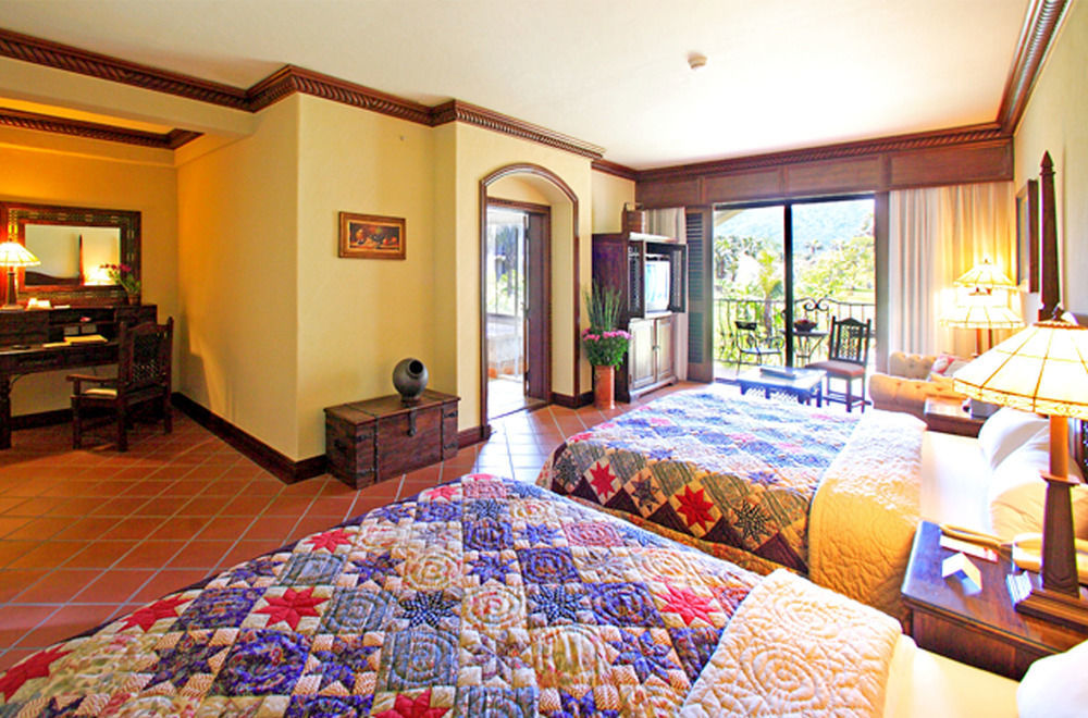 Promisedland Resort & Lagoon Shoufeng Exterior photo Deluxe Room