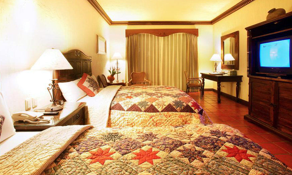 Promisedland Resort & Lagoon Shoufeng Exterior photo A bedroom at the hotel