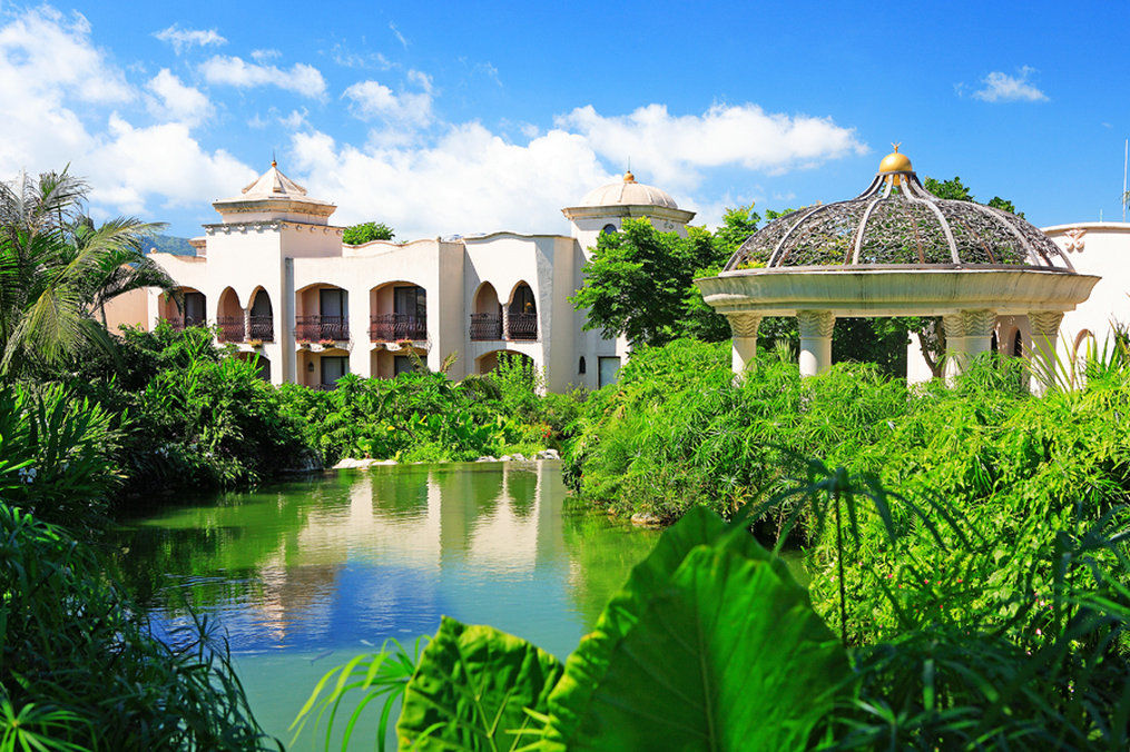 Promisedland Resort & Lagoon Shoufeng Exterior photo The Royal Garden Villas